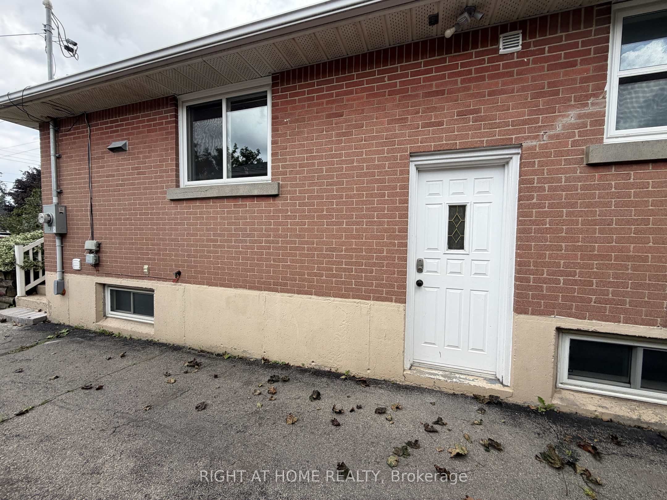 Unit Lower - 830 Brucedale Avenue E, Hamilton 3