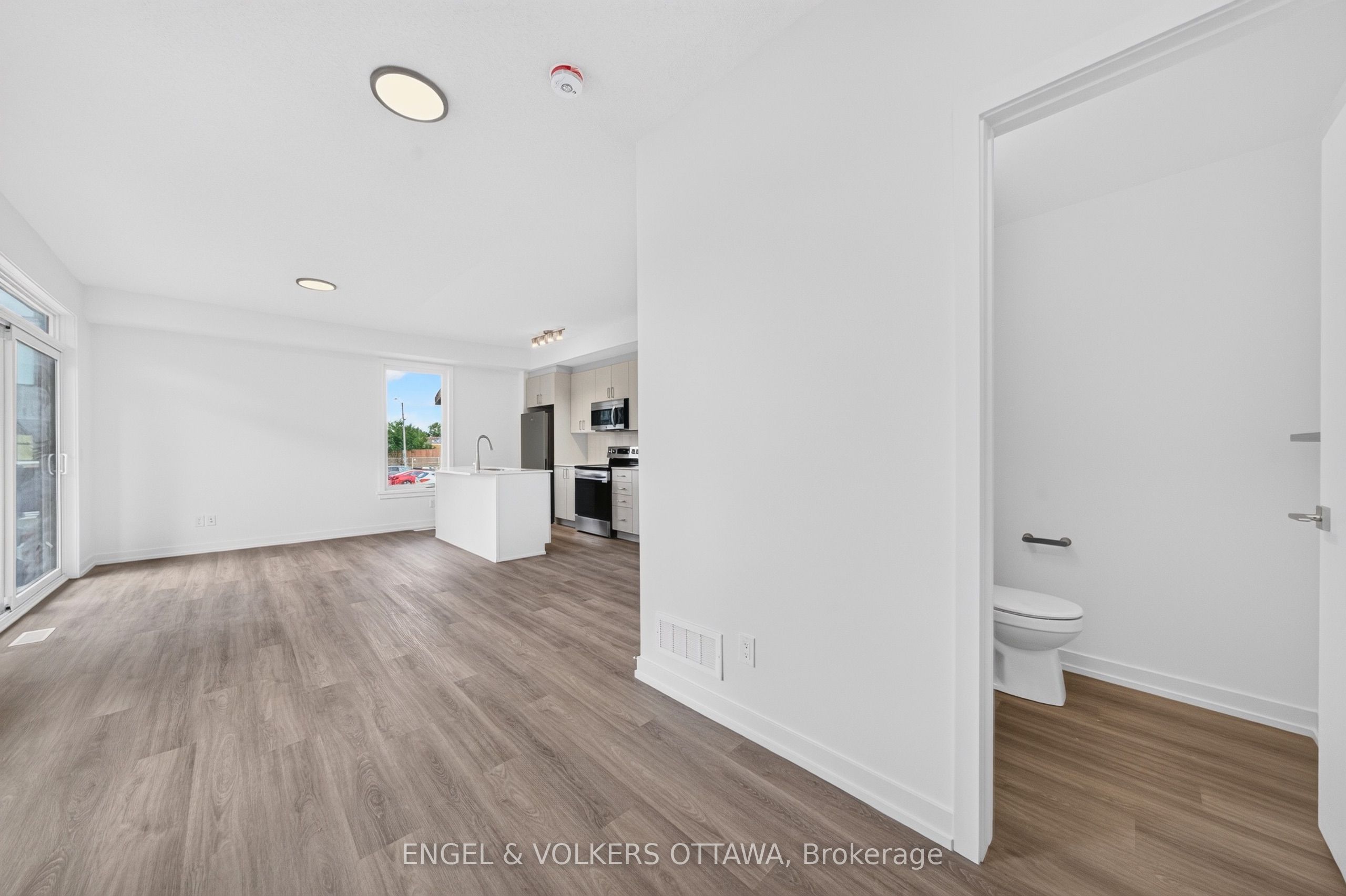 225 Stardust Private, Orleans-Gloucester 3