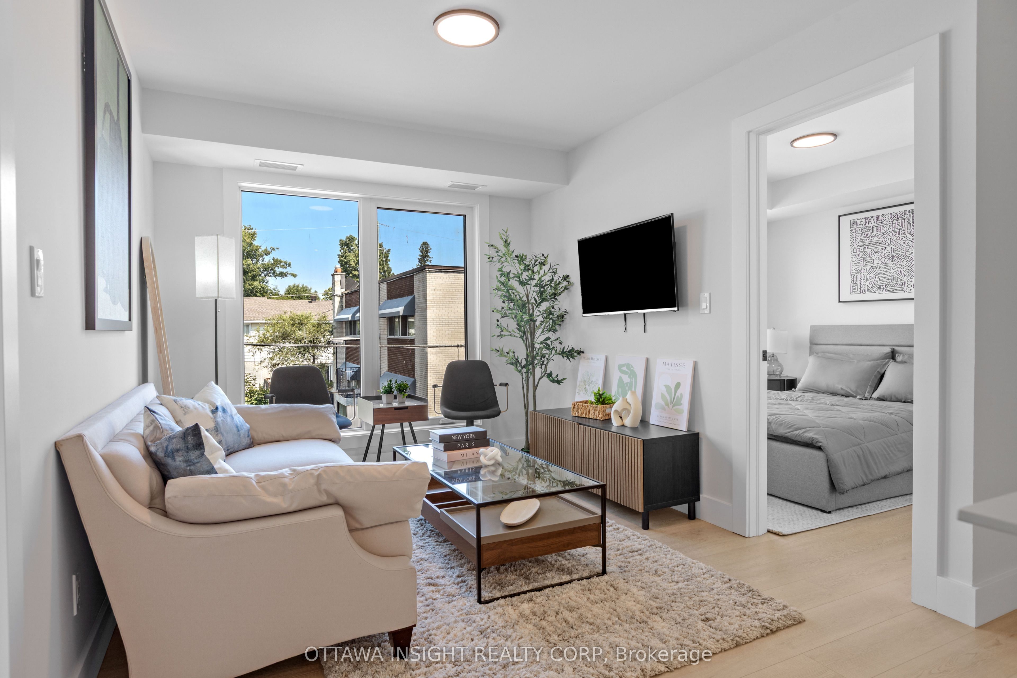Unit 4 - 2409 Carlsen Avenue, Ottawa 2