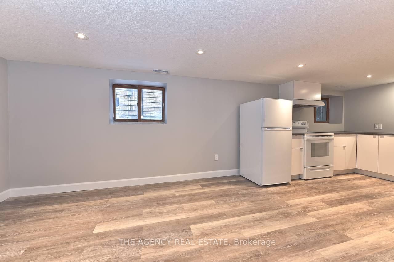 870 Queens Avenue, London 5