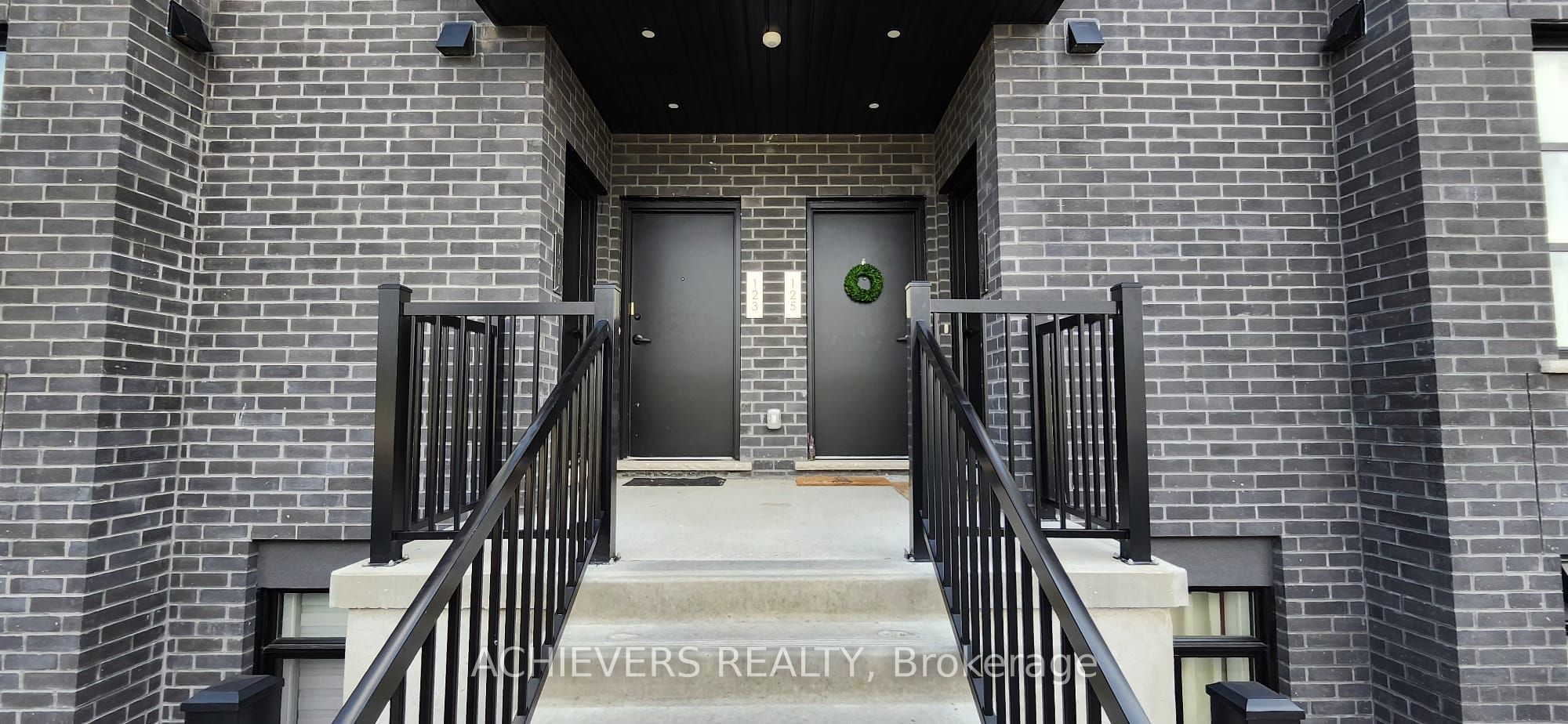 Unit Unit 123 - 3900 Savoy Street, London 2
