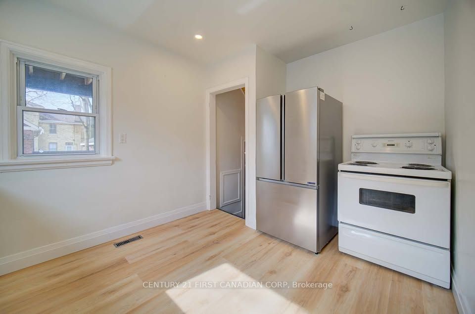Unit 3 - 581 Talbot Street, London 4