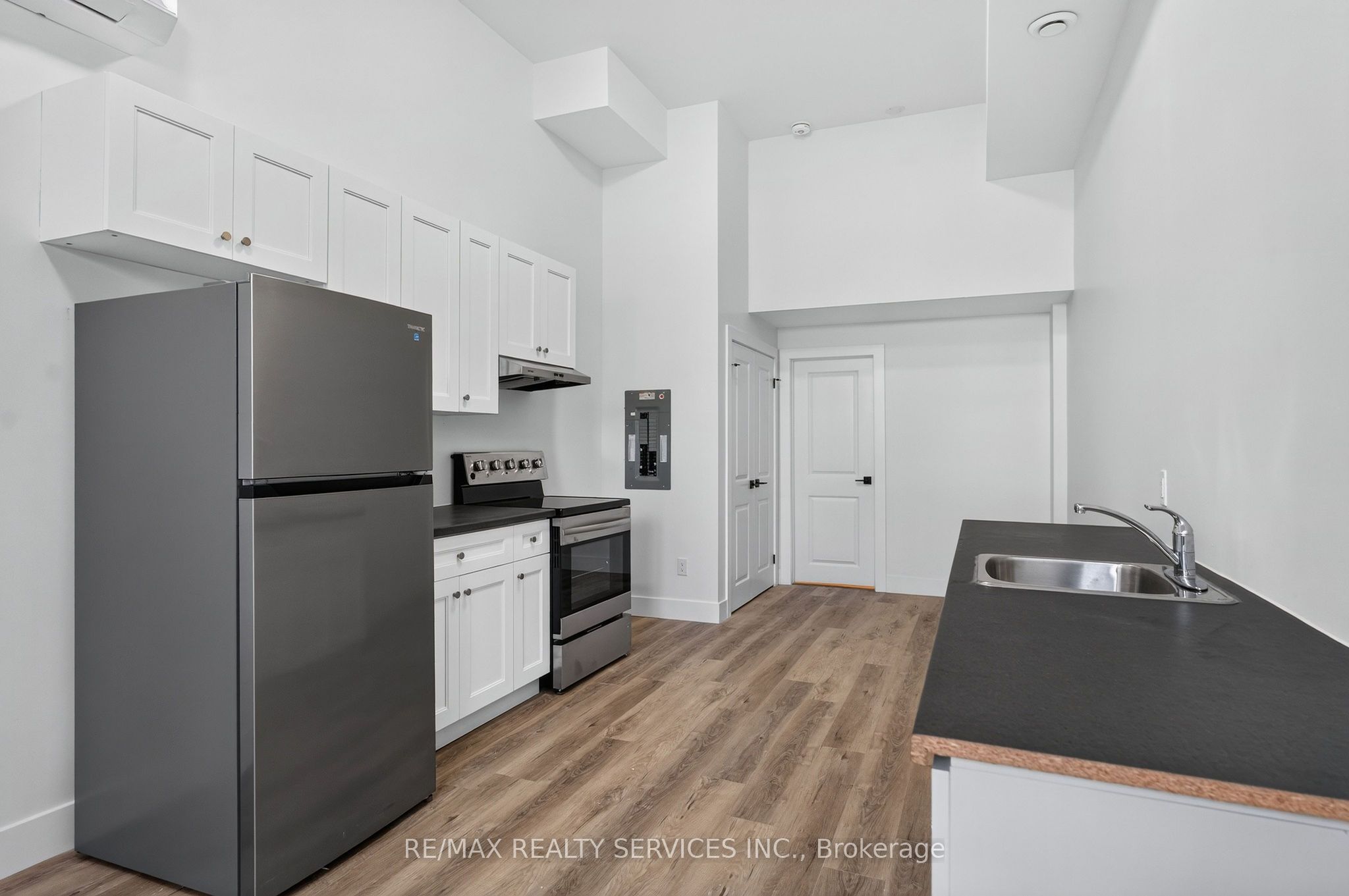 Unit 3 - 260 King Street, Welland 5
