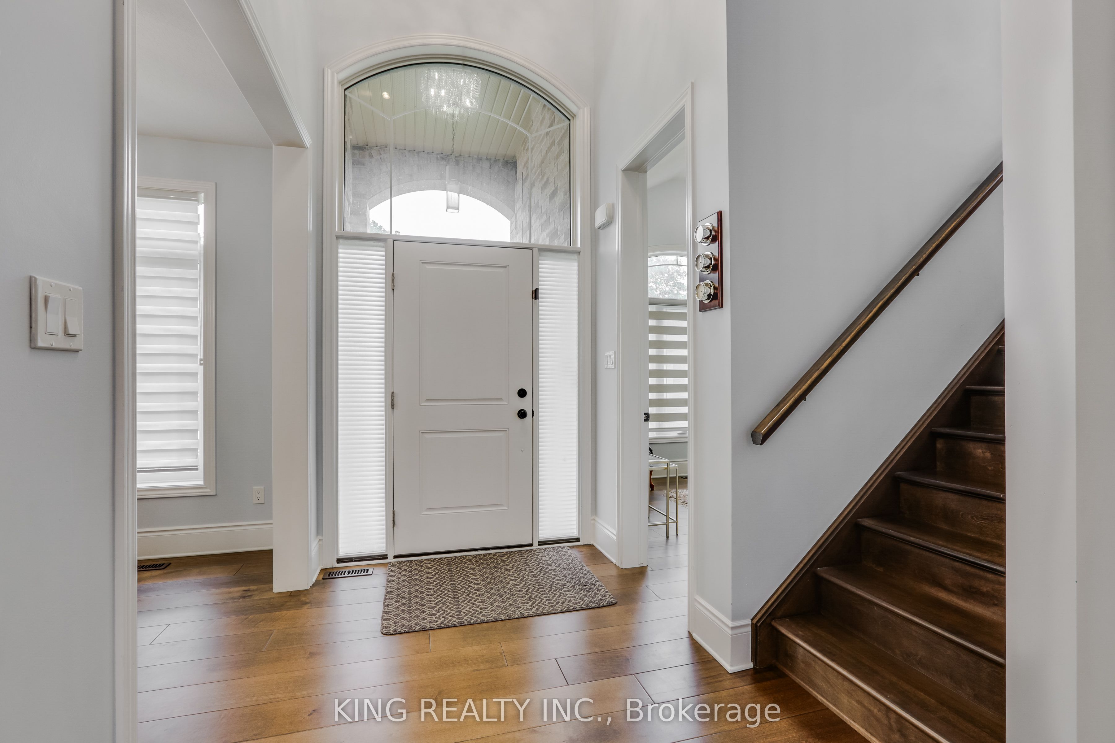 2282 Dauncey Crescent N, London 3