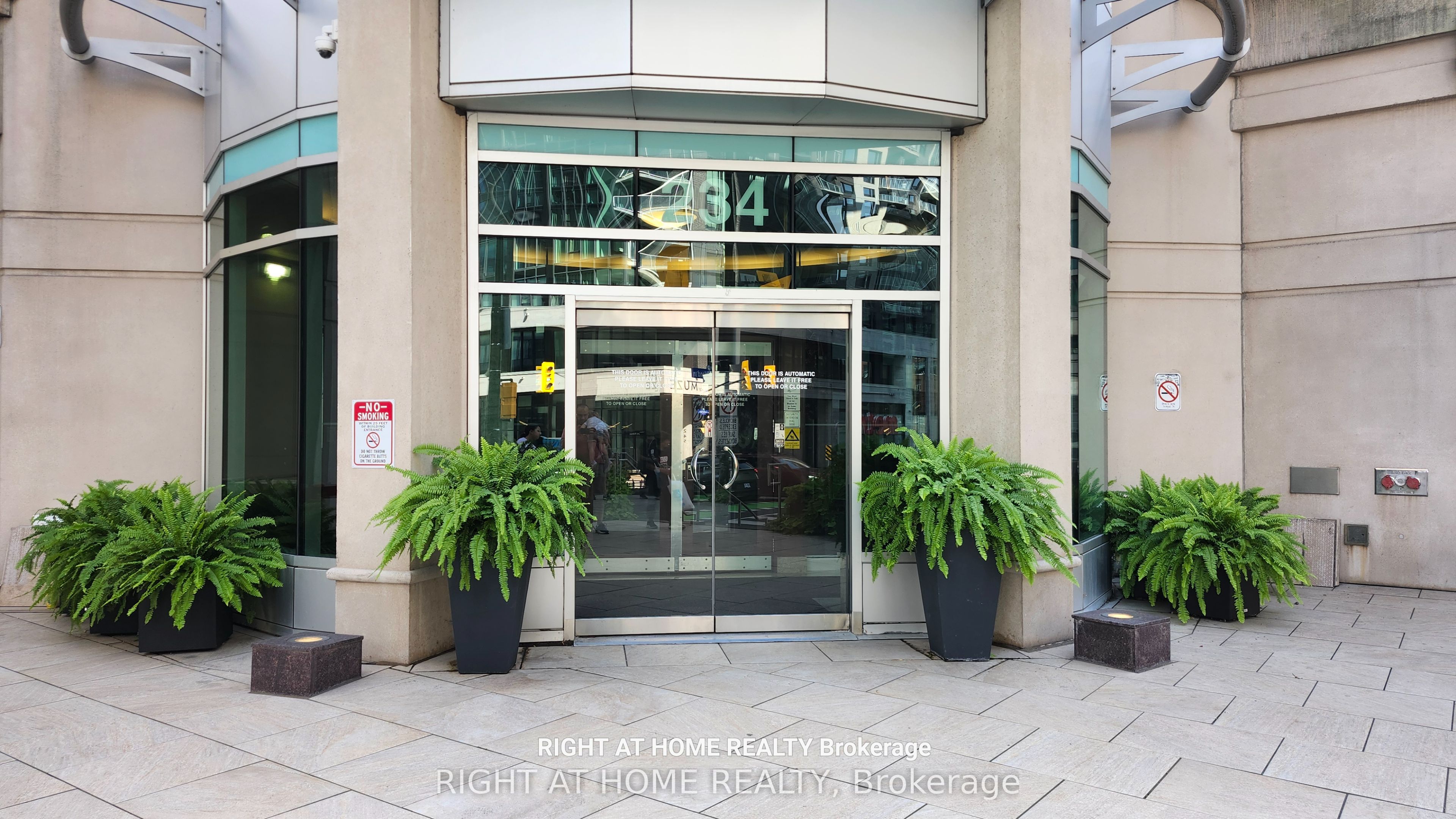Unit 1104 - 234 Rideau Street, Ottawa 3