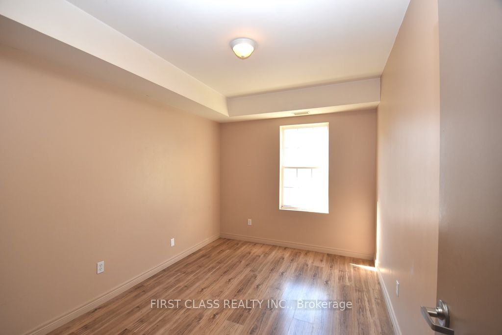 Unit 3 - 18 Market Street, Brantford 5