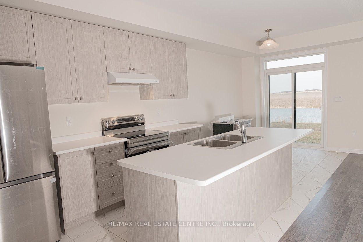 386 Barker Parkway, Thorold 4