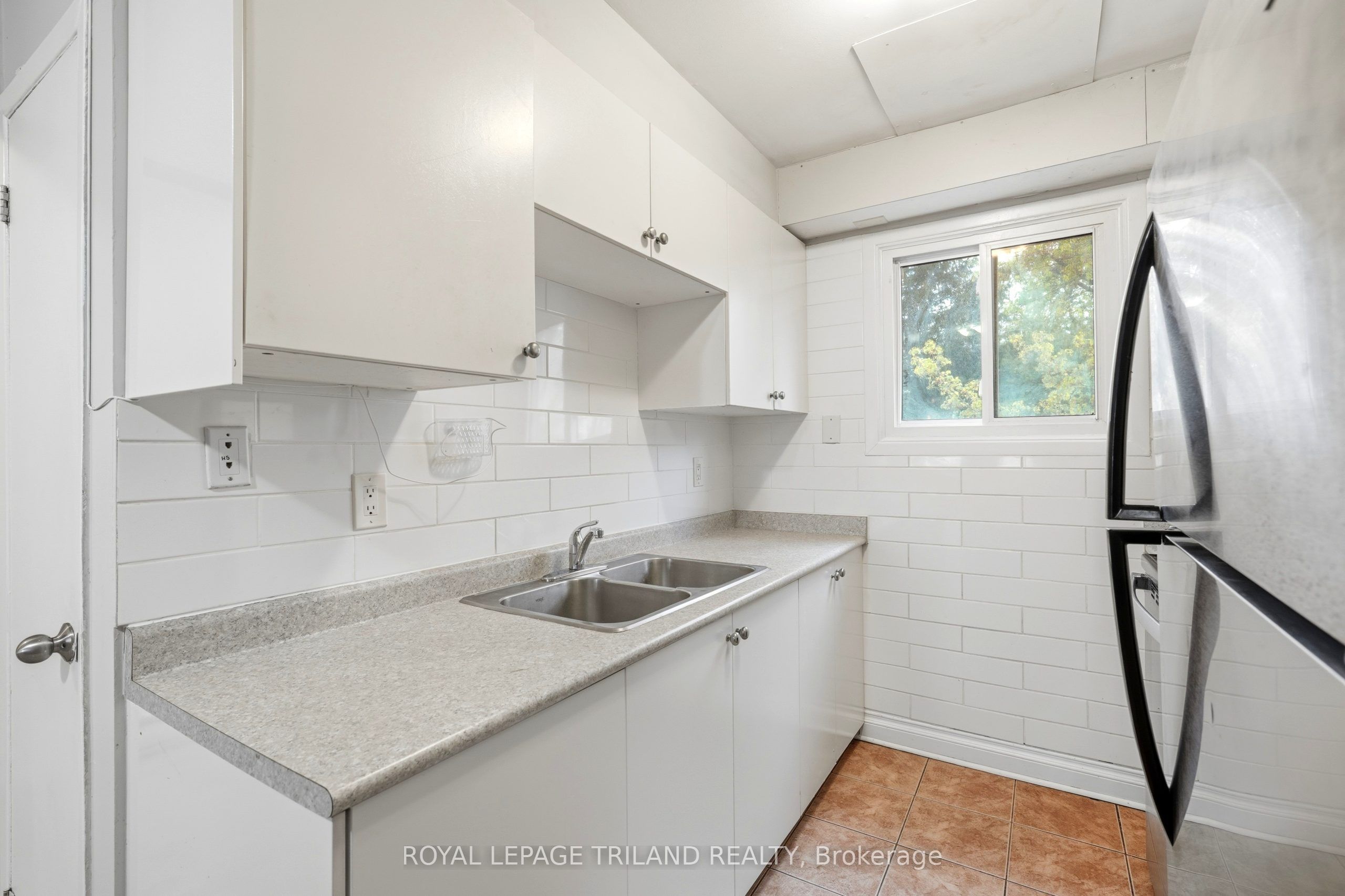 Unit 112 - 1600 Culver Drive, London 5