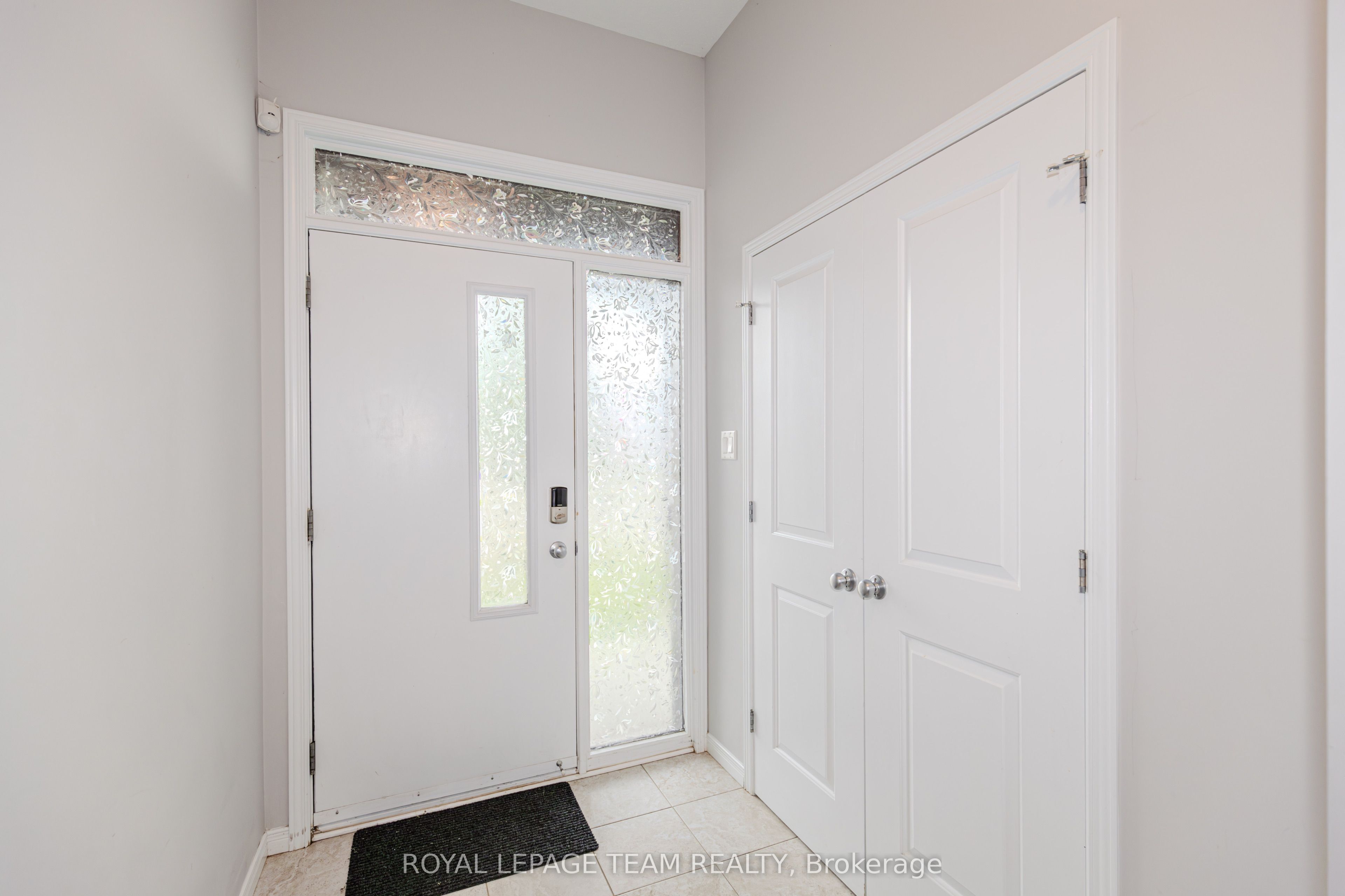 477 Cope Drive N, Kanata 5