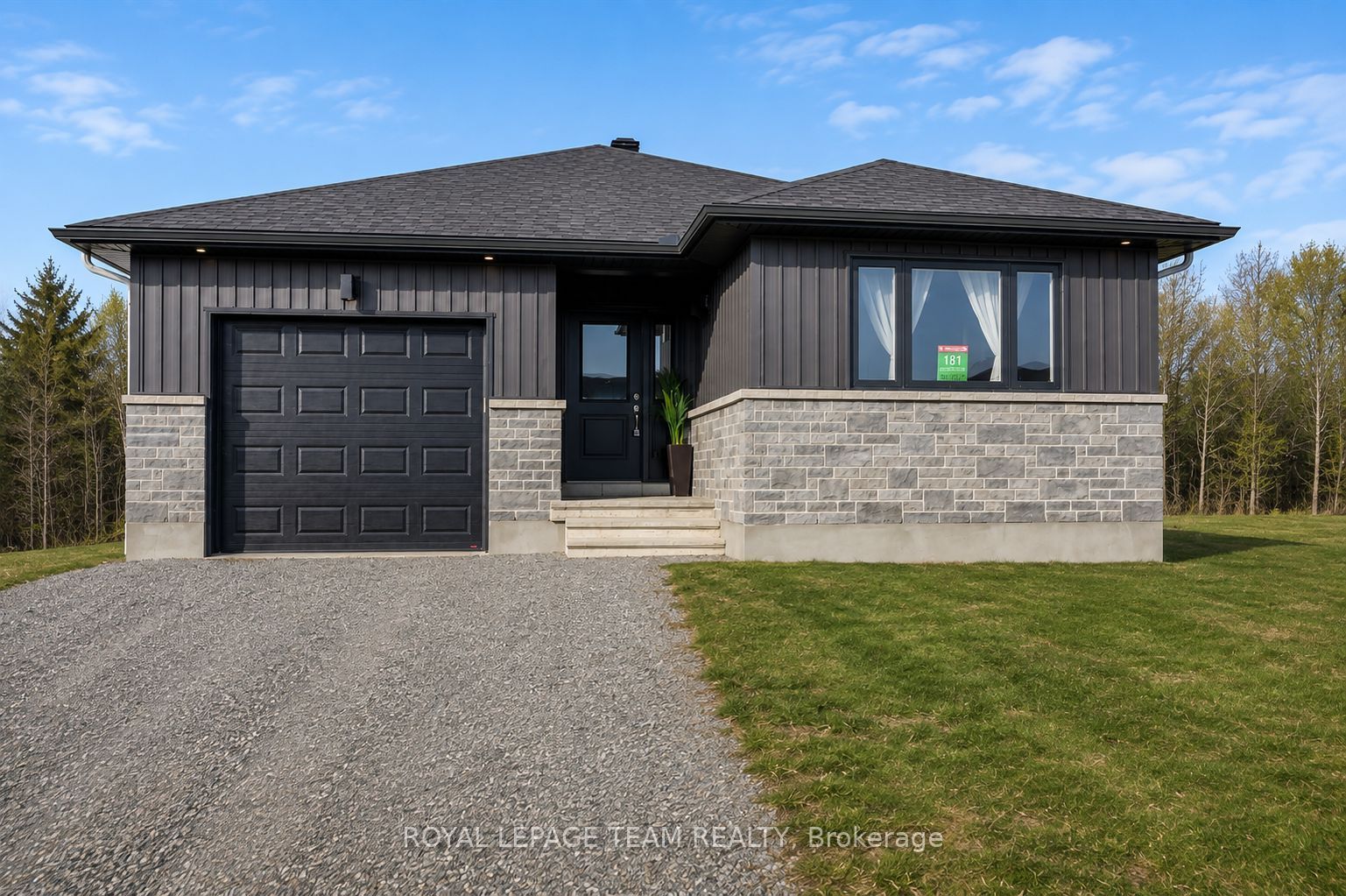 181 Seabert Drive, Arnprior 1