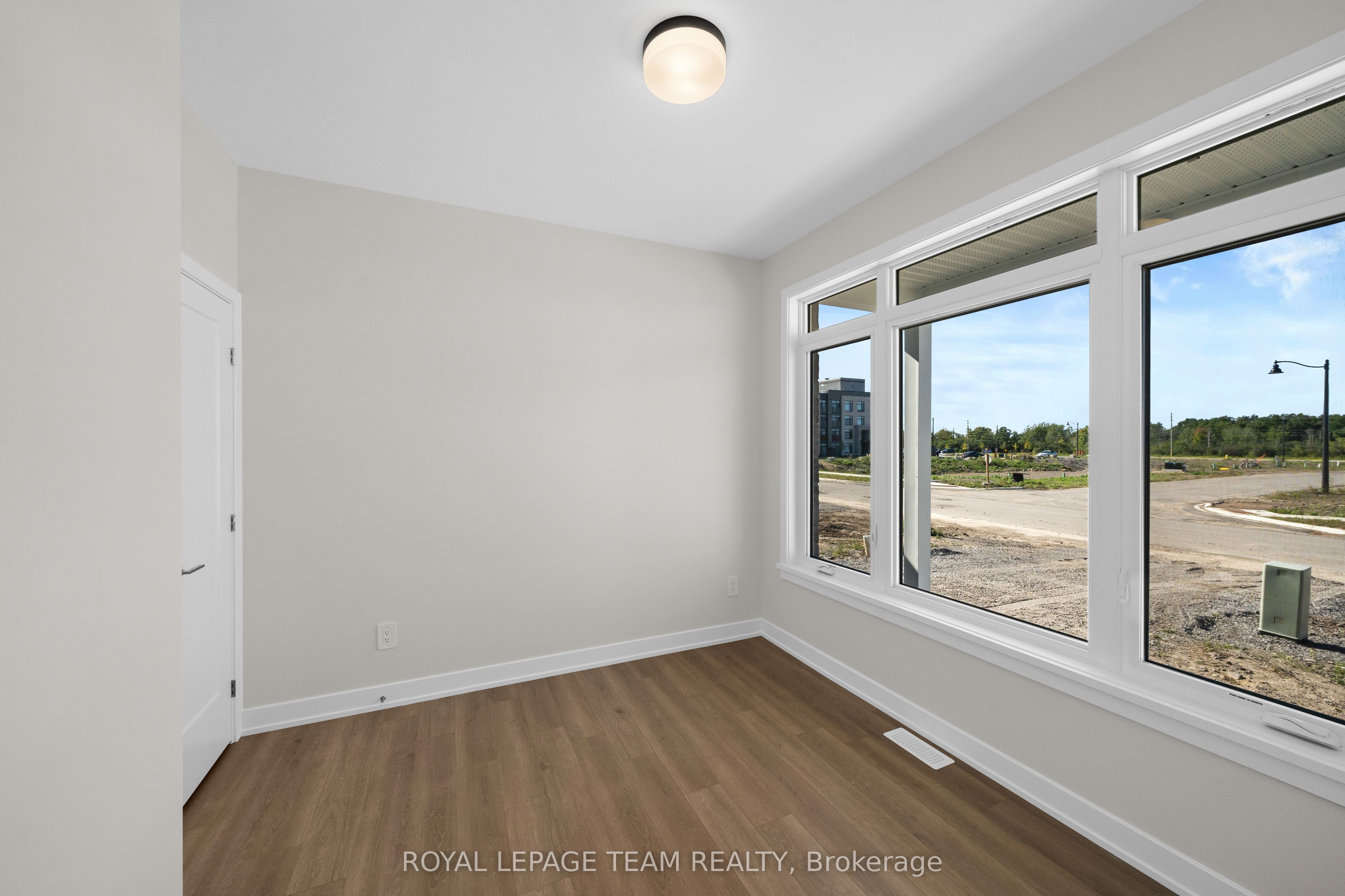 1068 Dobbie Street, Brockville 4