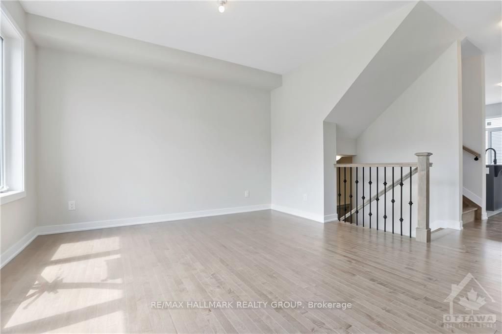 3061 Travertine Way, Nepean 5