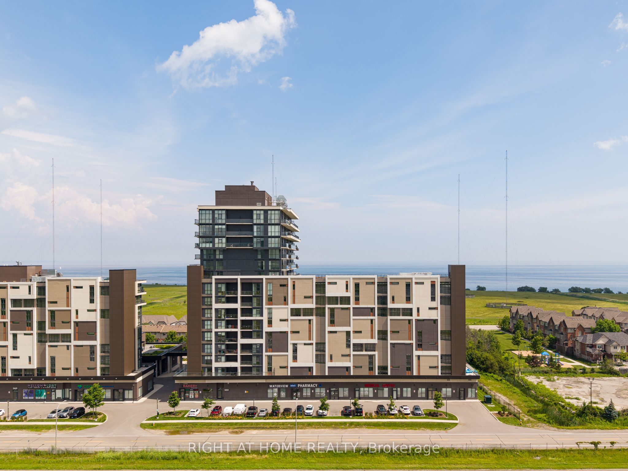 Unit 1208 - 550 North Service Road, Grimsby 3