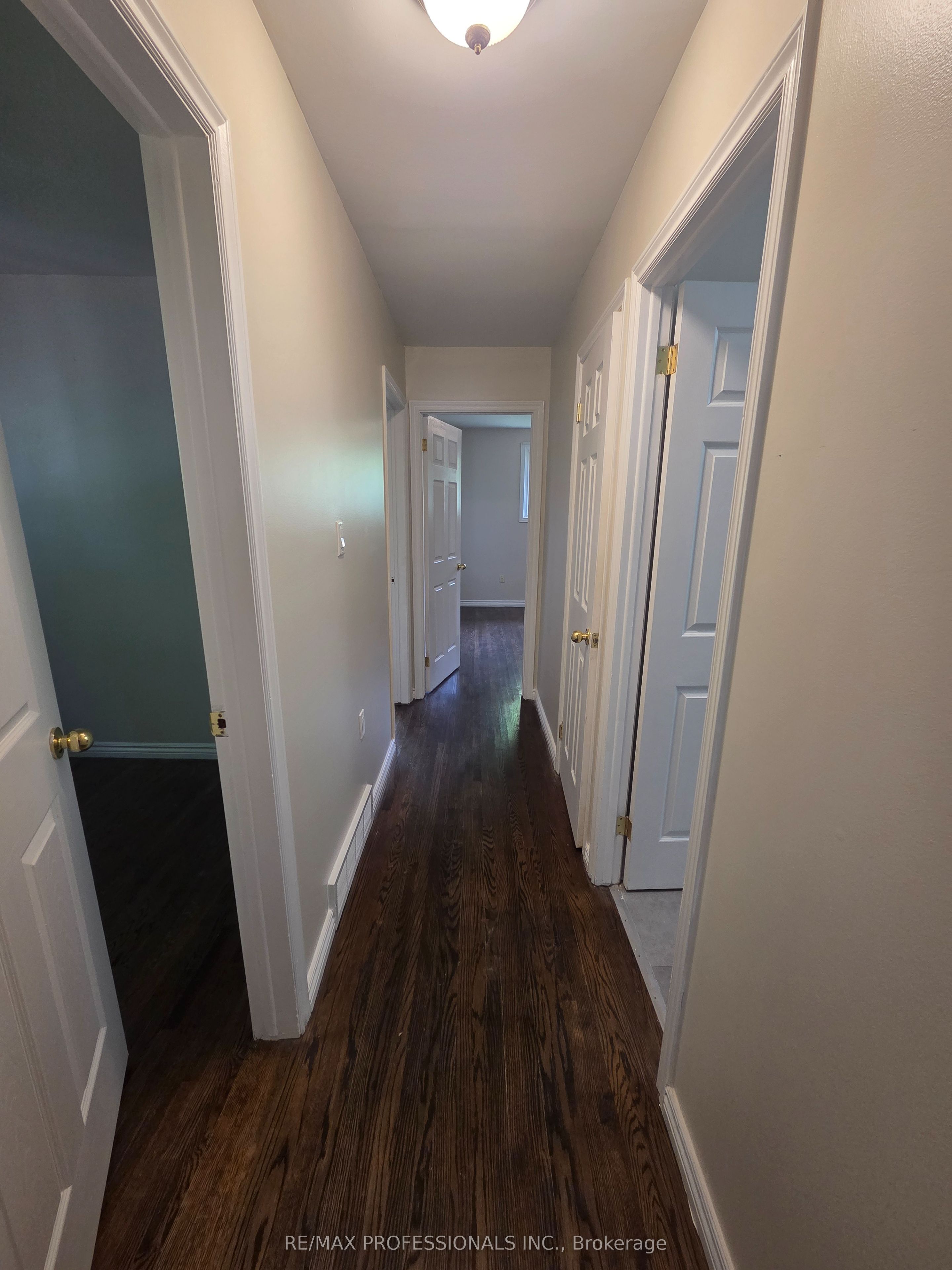 Unit UPPER - 881 Lawrence Road, Hamilton 4