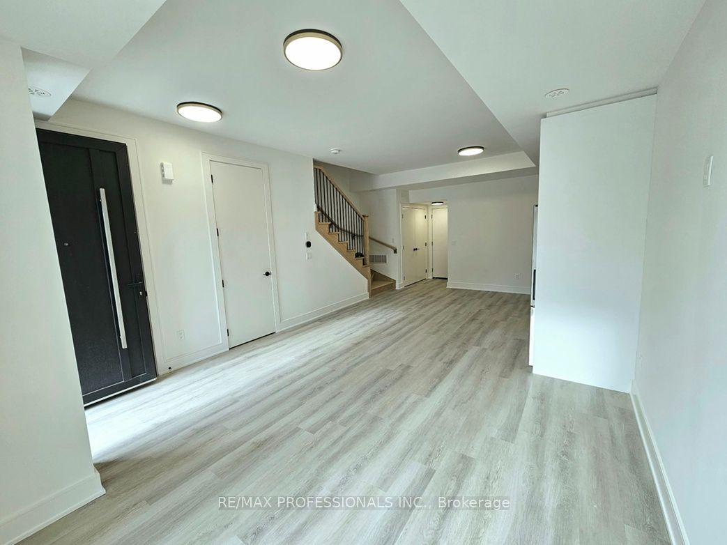 230 Ellis Avenue, St. Catharines 3
