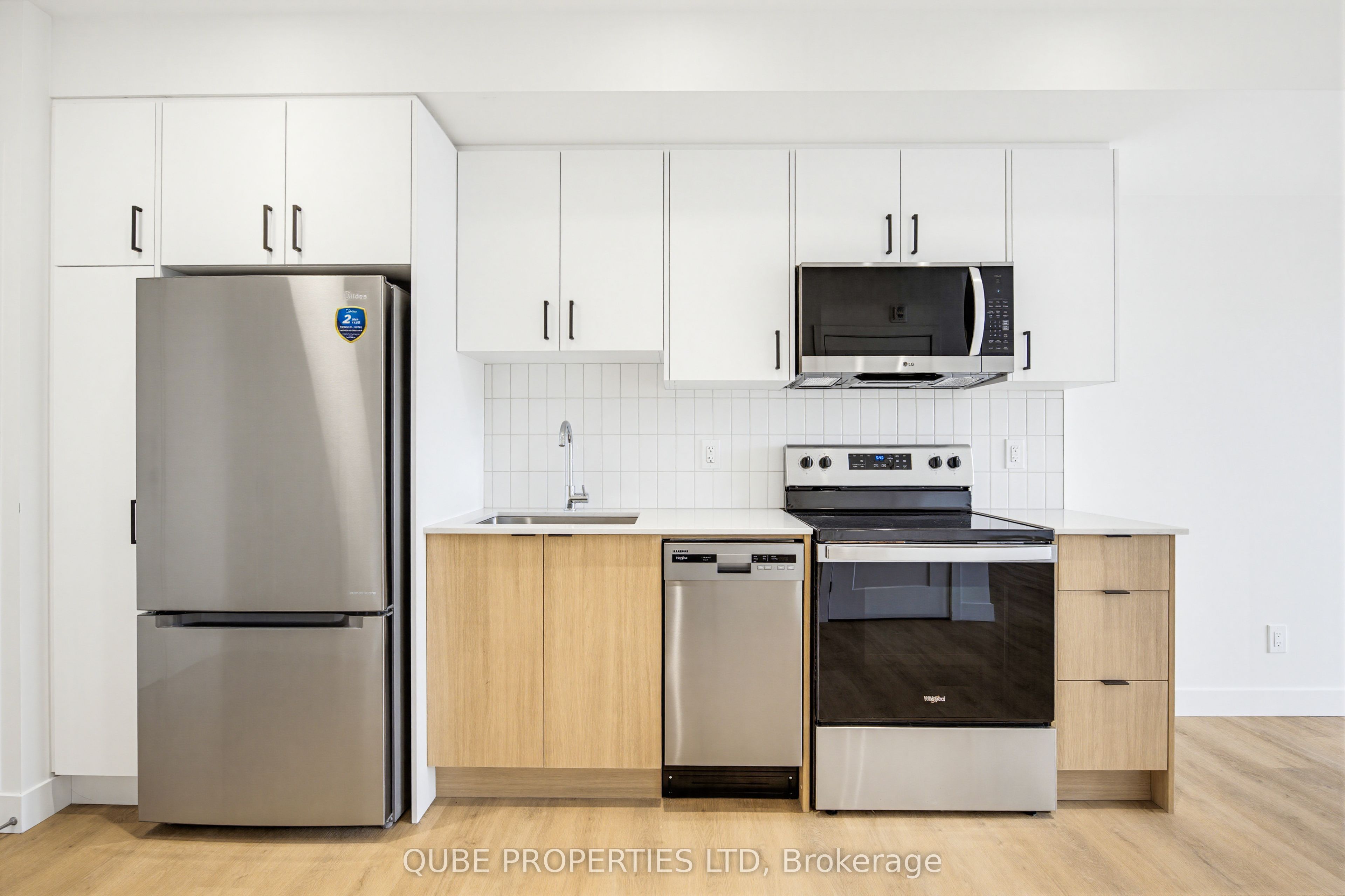 Unit Unit 305 - 15 Larch Street, Ottawa 2