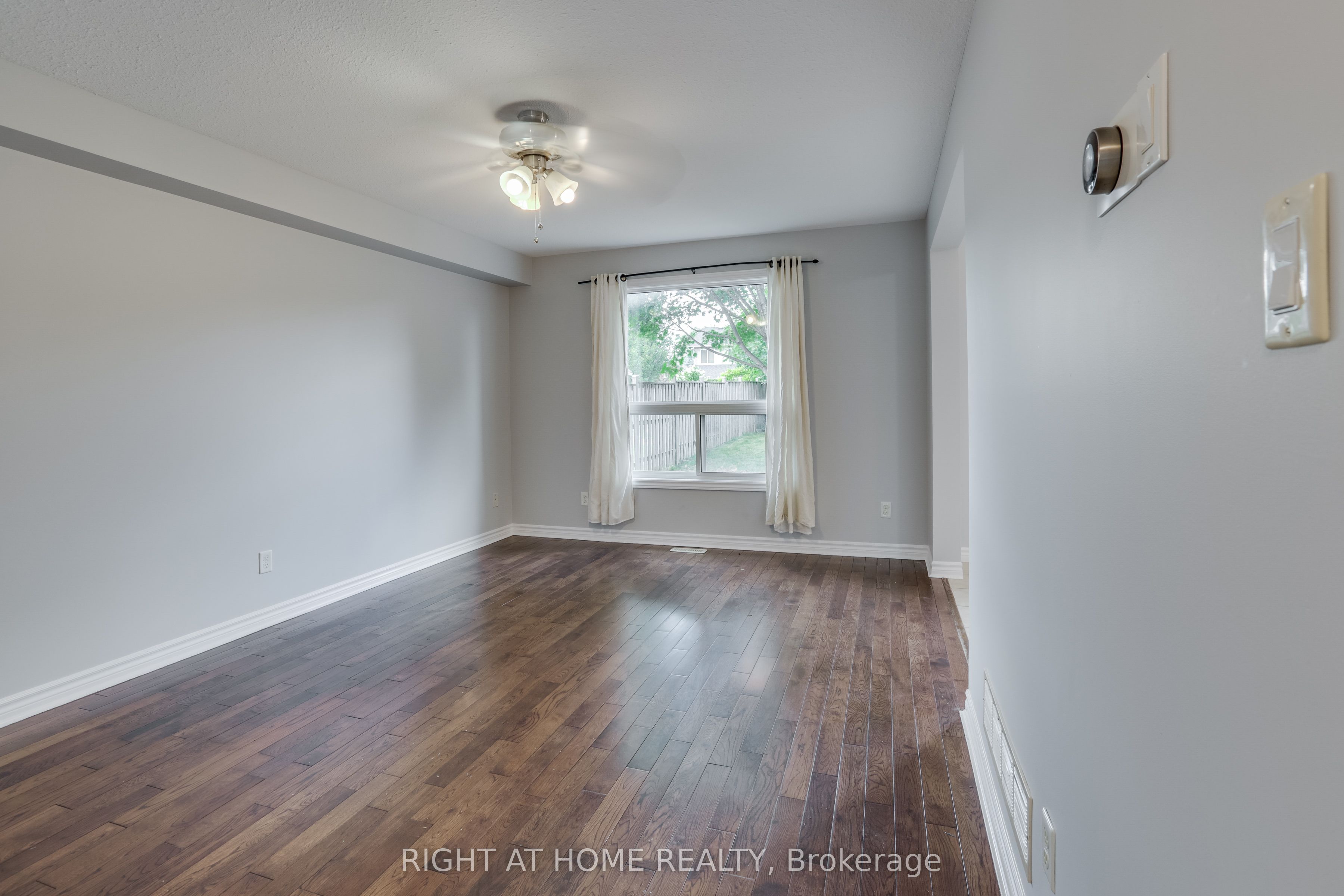 2206 Coronation Drive, London 5
