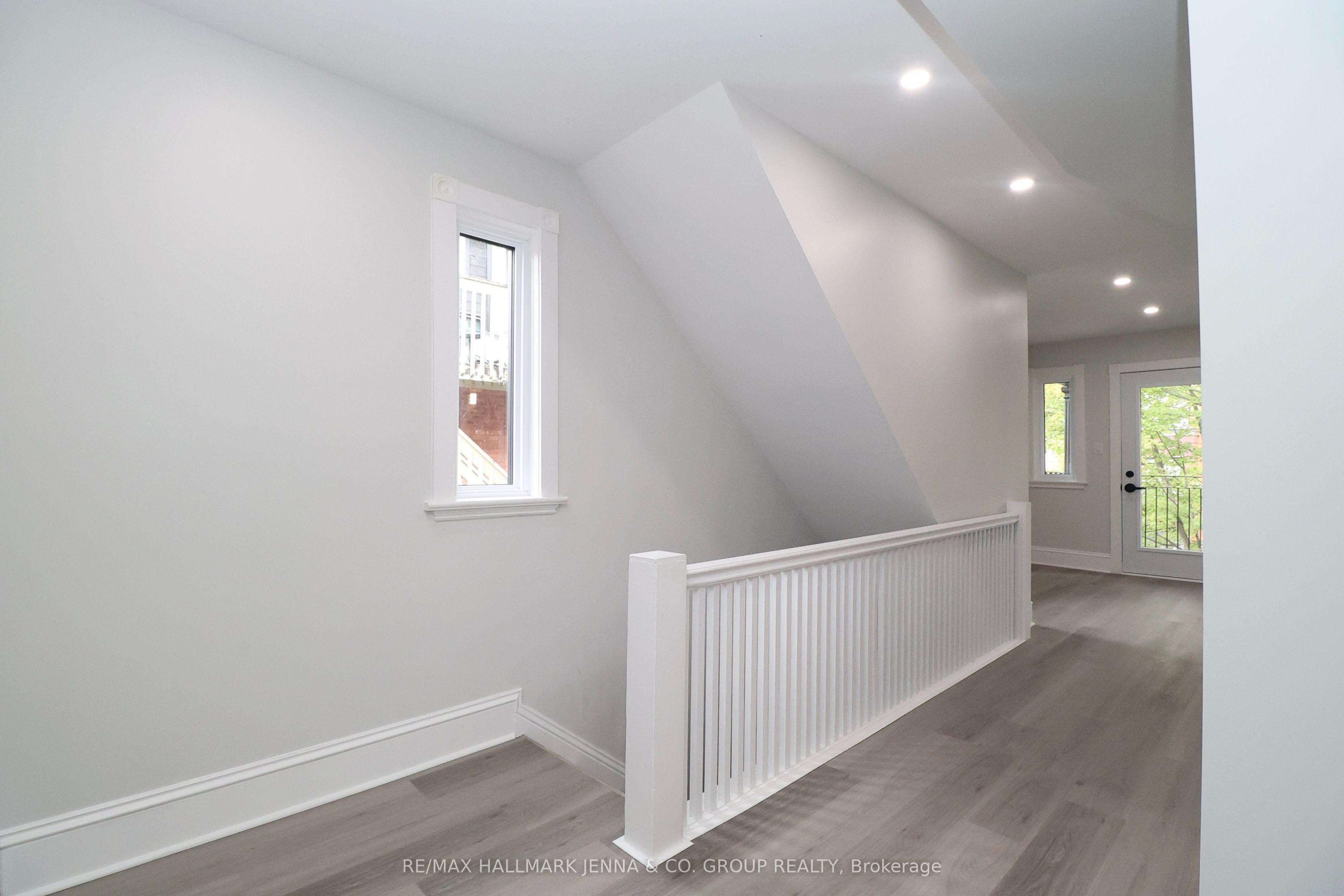 Unit 3 - 332 Osgoode Street, Ottawa 4