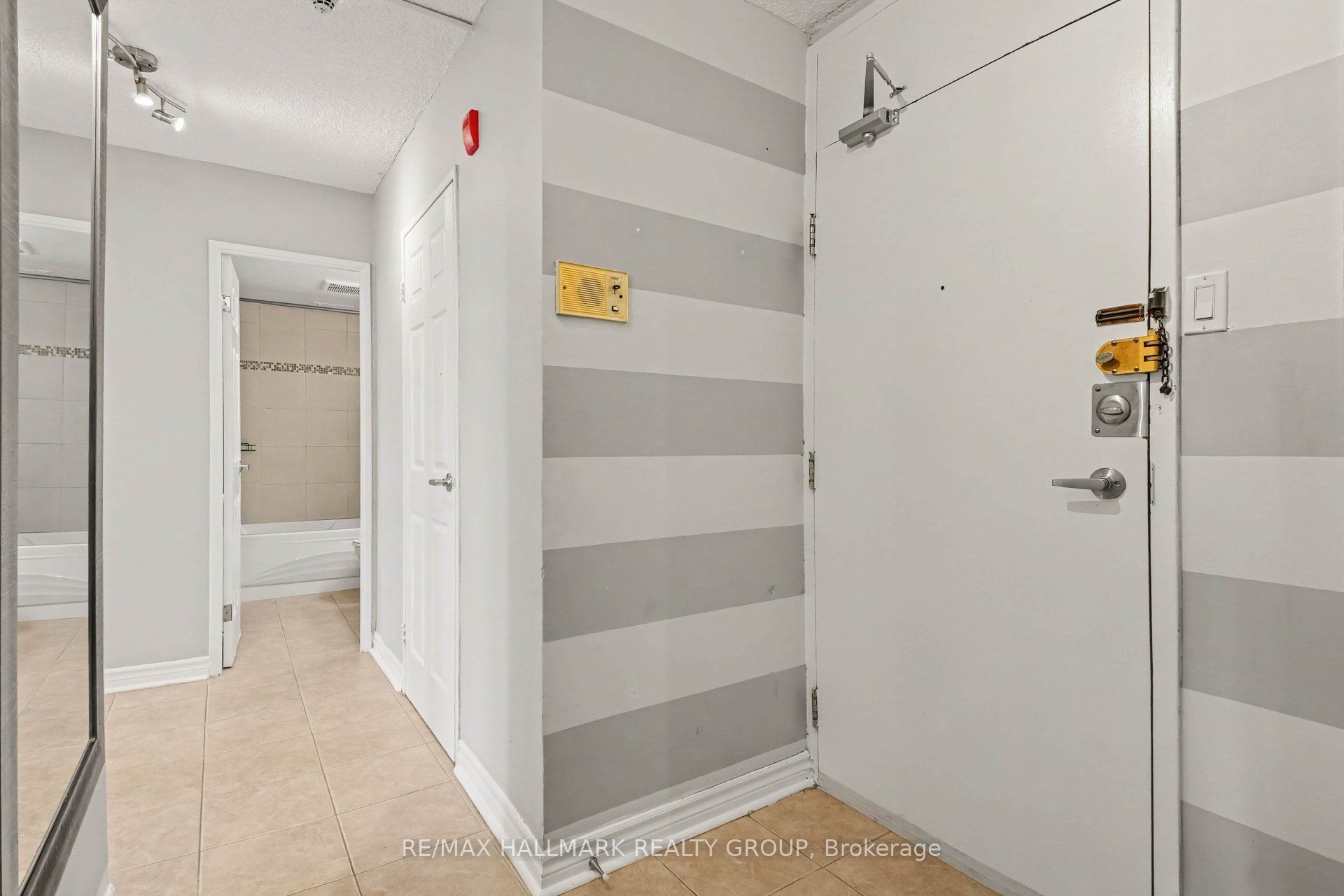 Unit 801 - 2020 Jasmine Crescent, Orleans-Gloucester 2