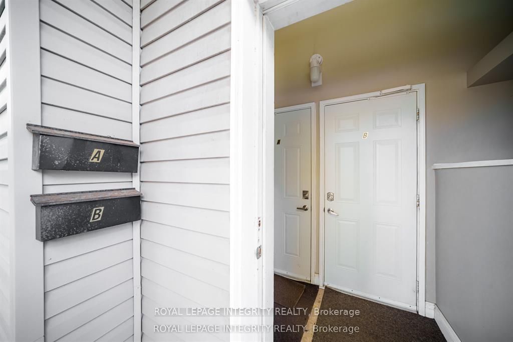 Unit B - 1896 Featherston Drive, Ottawa 4