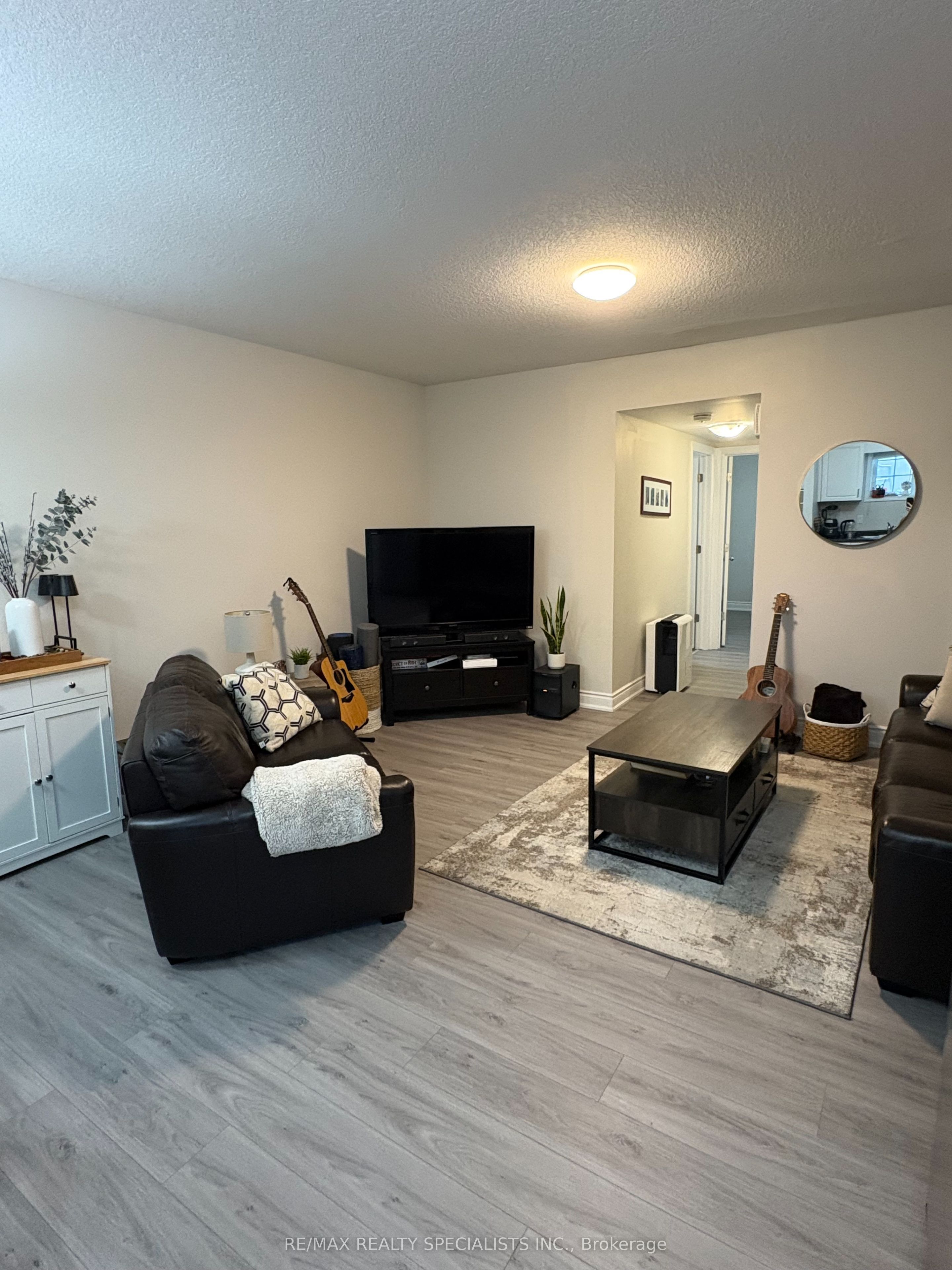 Unit 41 - 3200 Singleton Avenue, London 5