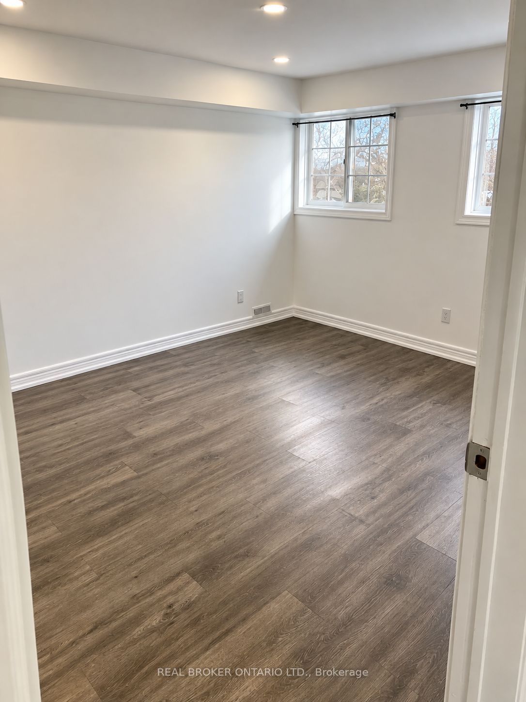 Unit Lower - 558 First Avenue, Welland 4