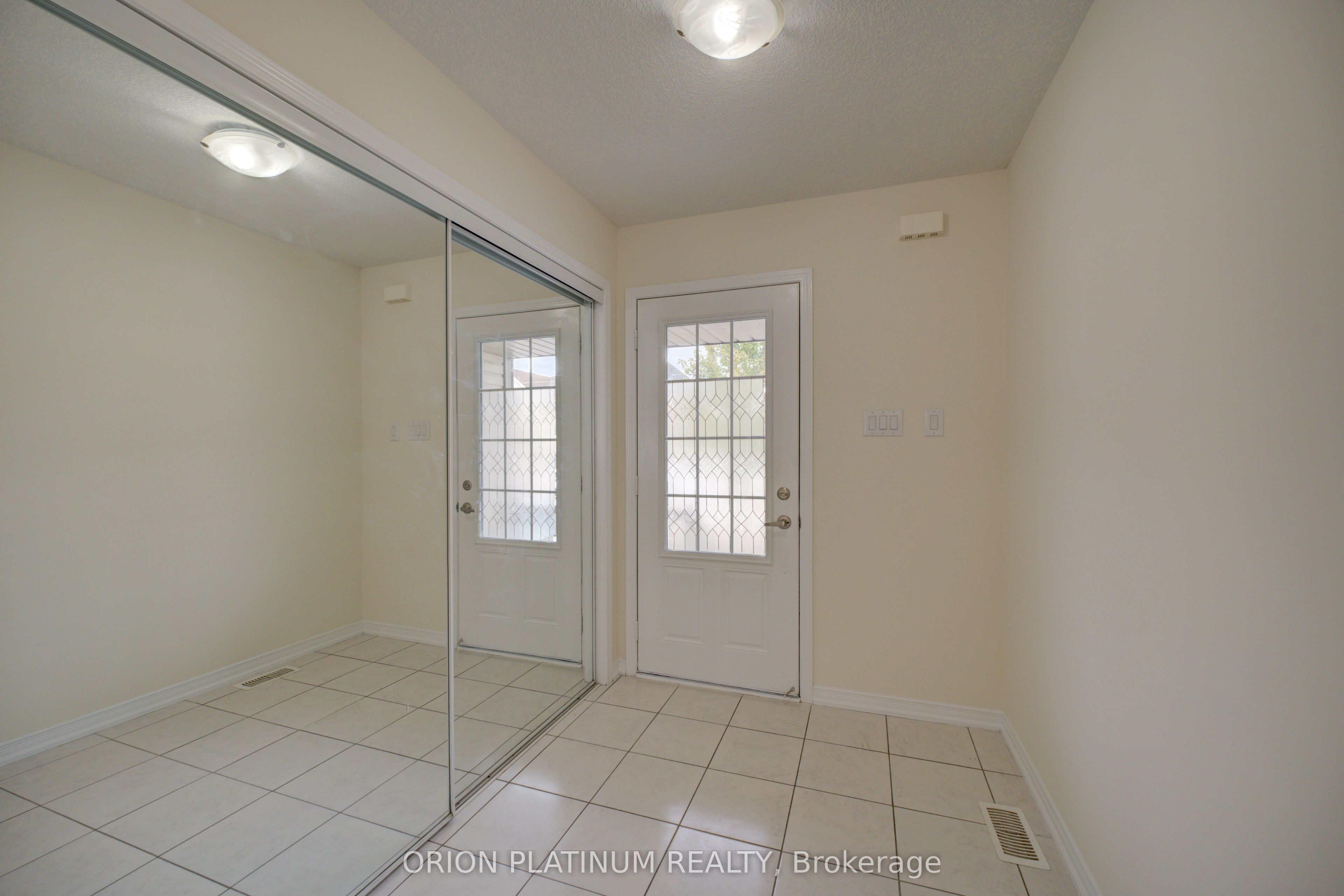 140 Munro Circle, Brantford 3