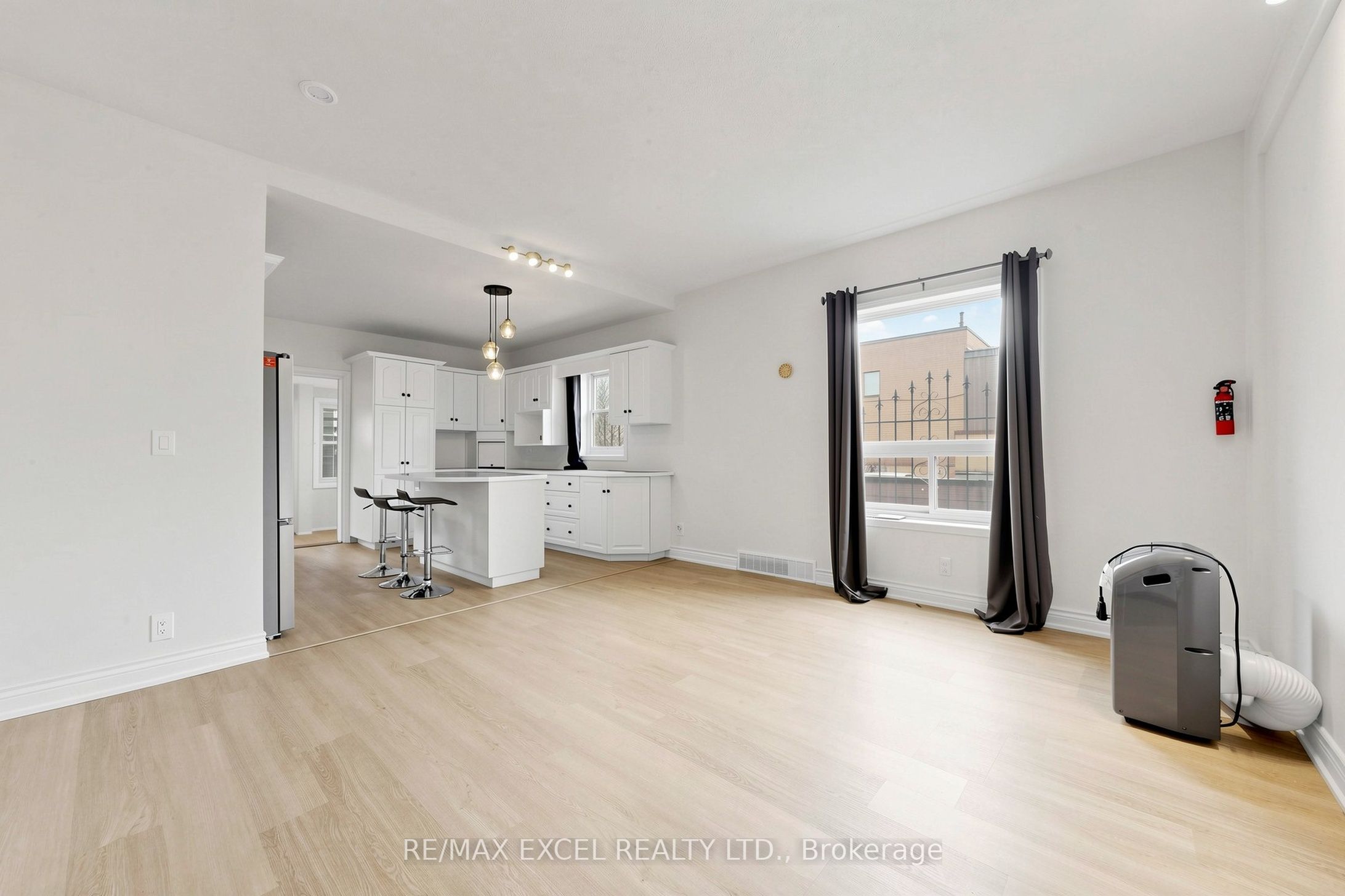 Unit Main - 259 Victoria Avenue N, Hamilton 3