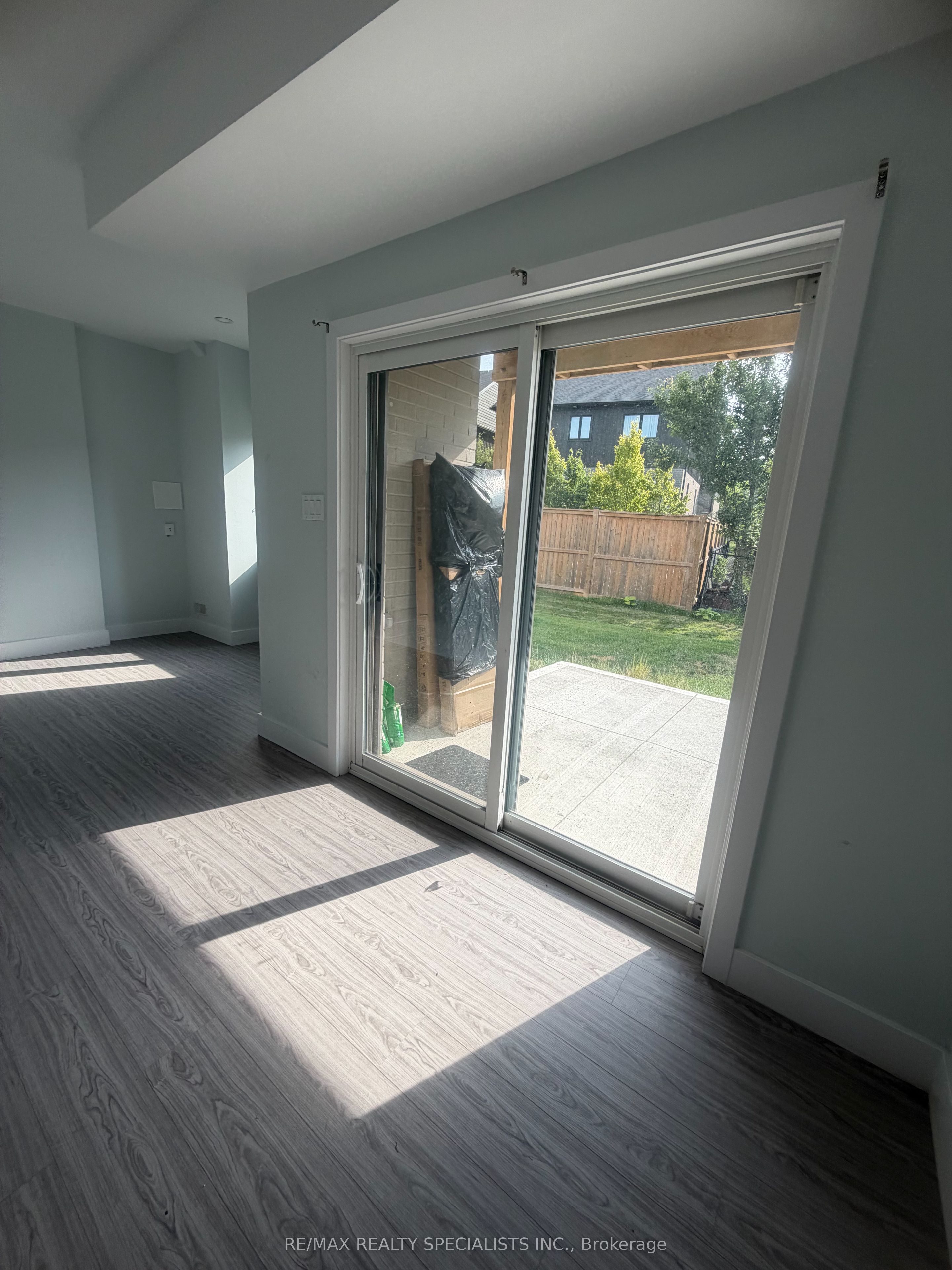 Unit LOWER - 45 Ferris Circle, Guelph 2