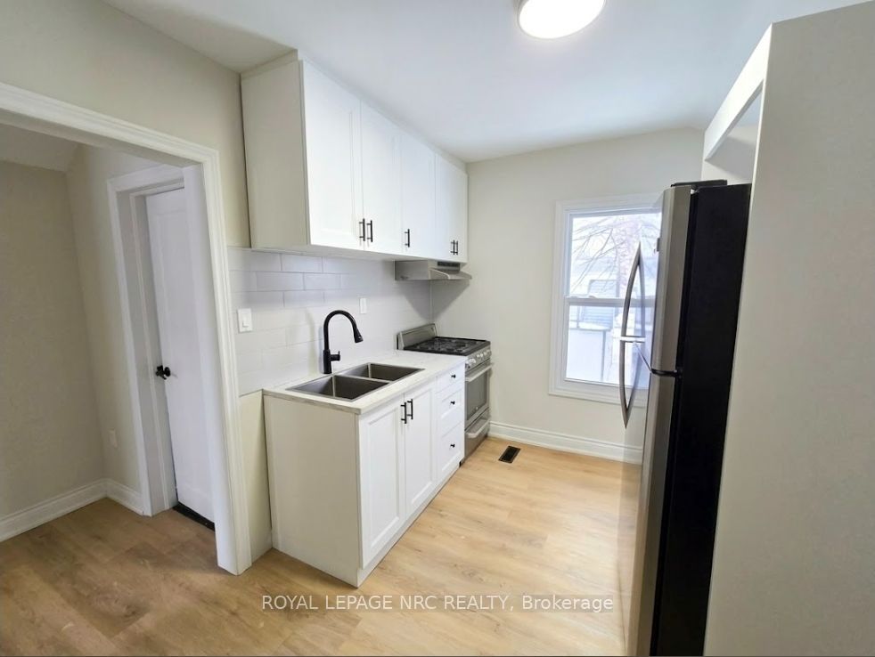 Unit Unit 2 - 129 Durham Street, Port Colborne 2