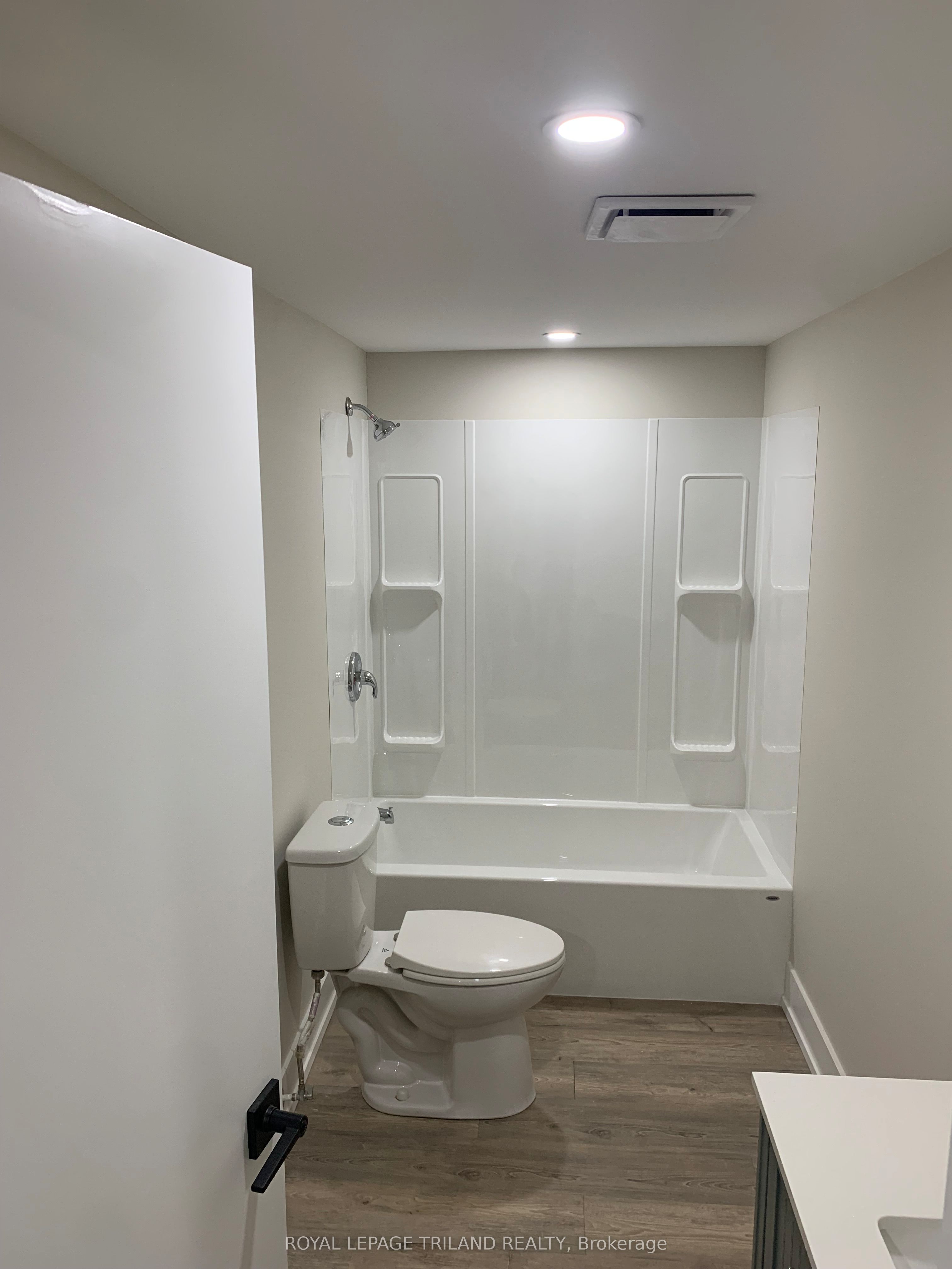 Unit BASEMENT - 62 Wexford Avenue, London 5