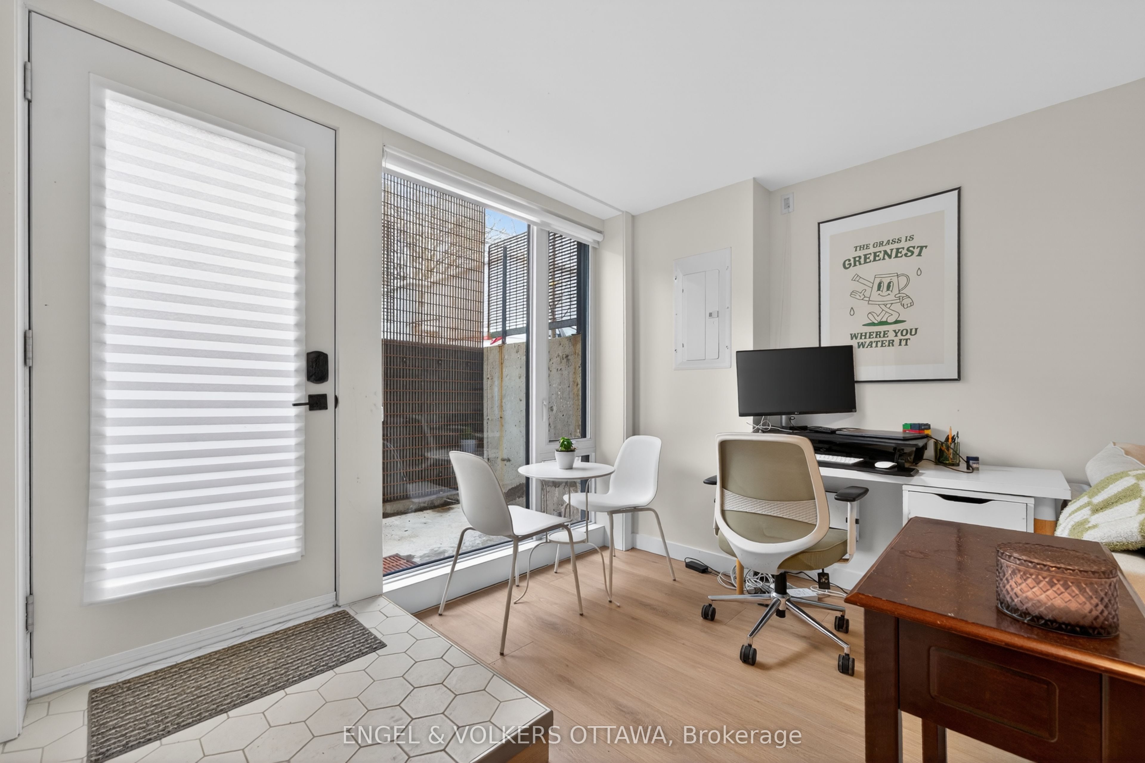 Unit D - 51 Fairmont Avenue, Ottawa 5