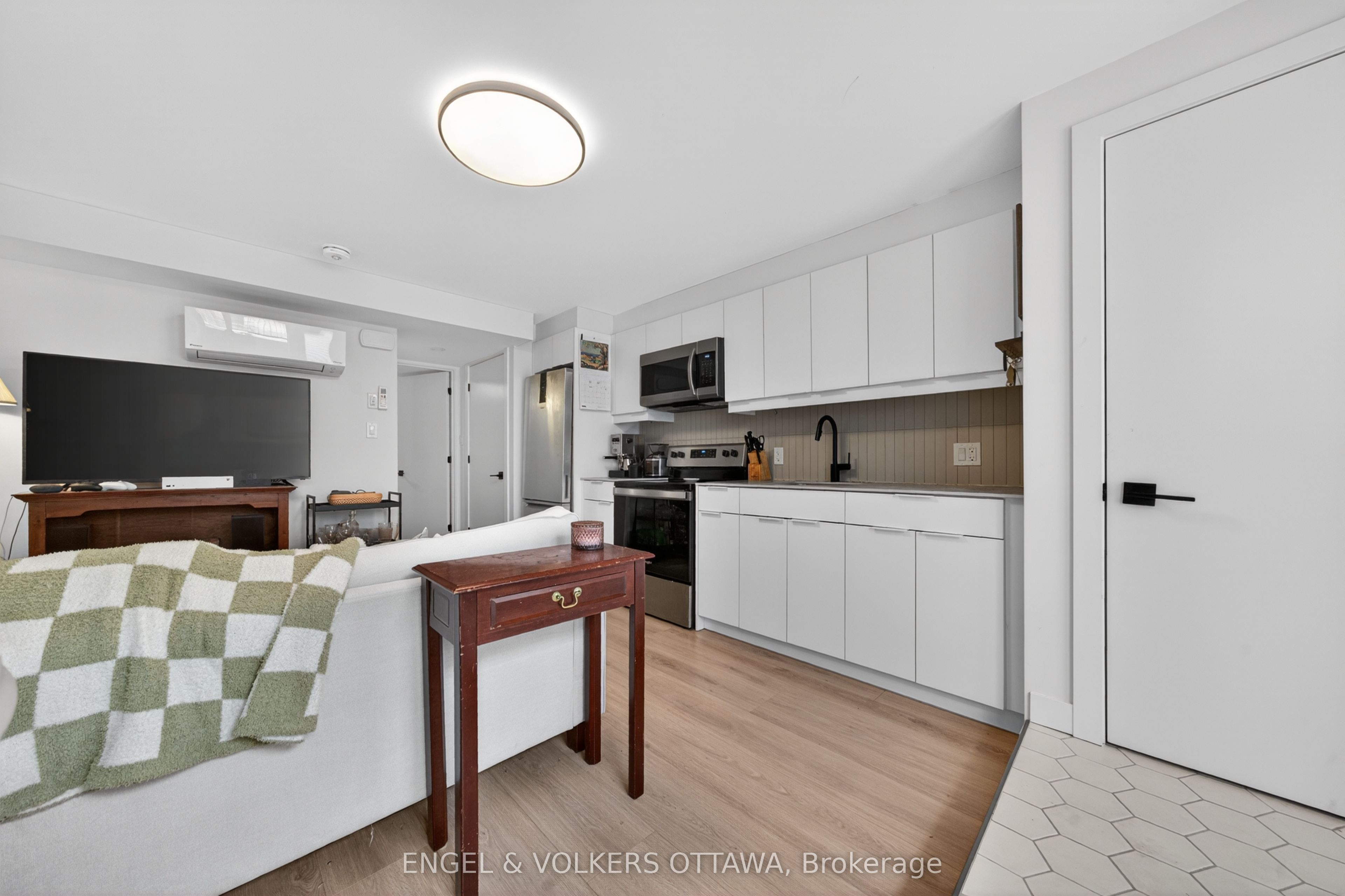 Unit C - 51 Fairmont Avenue, Ottawa 2