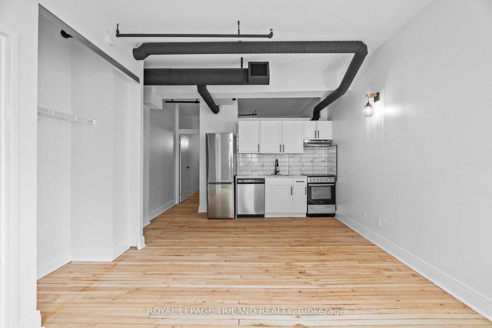 Unit 506 - 330 Clarence Street, London 4