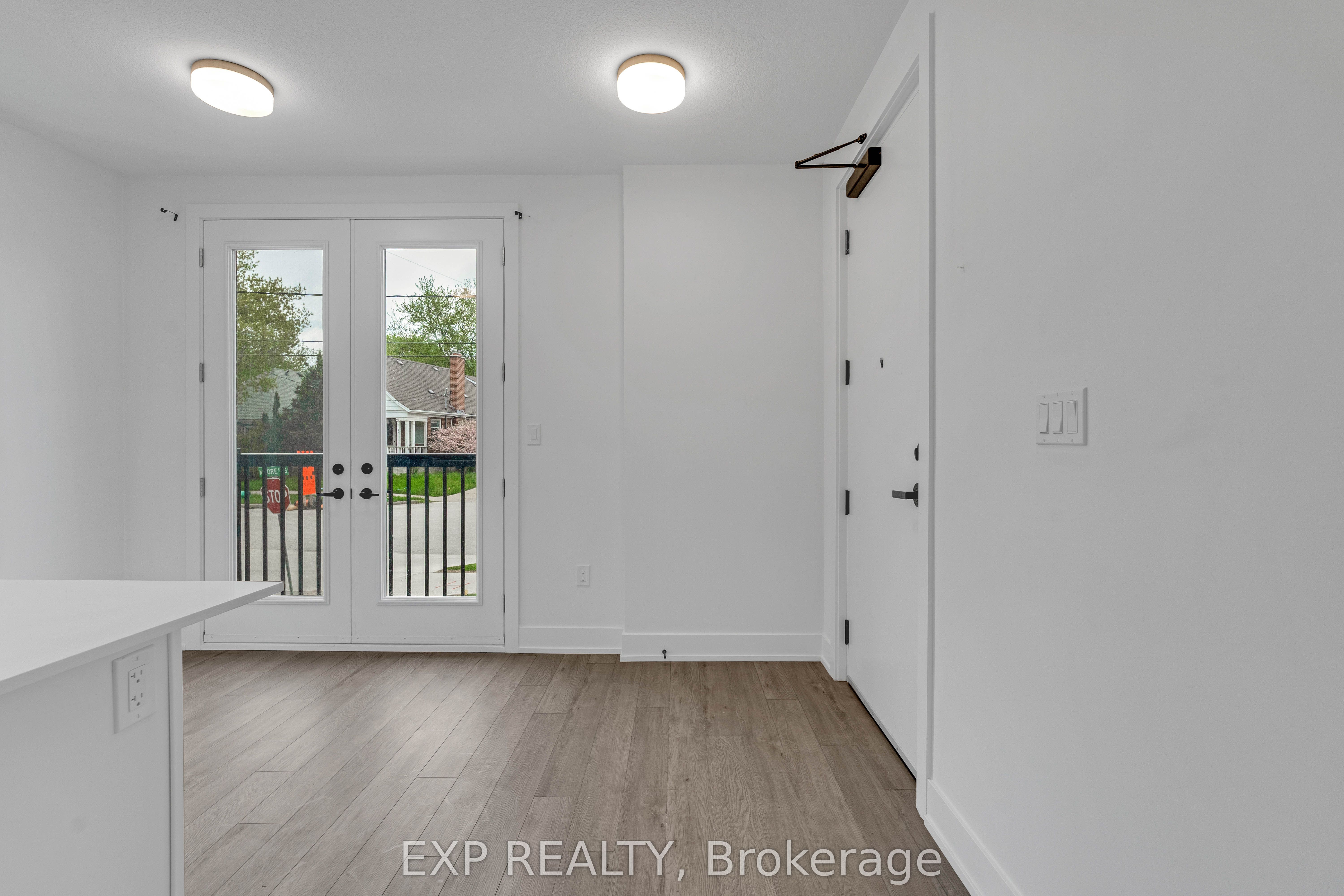Unit 61 - 99 Roger Street, Kitchener 5
