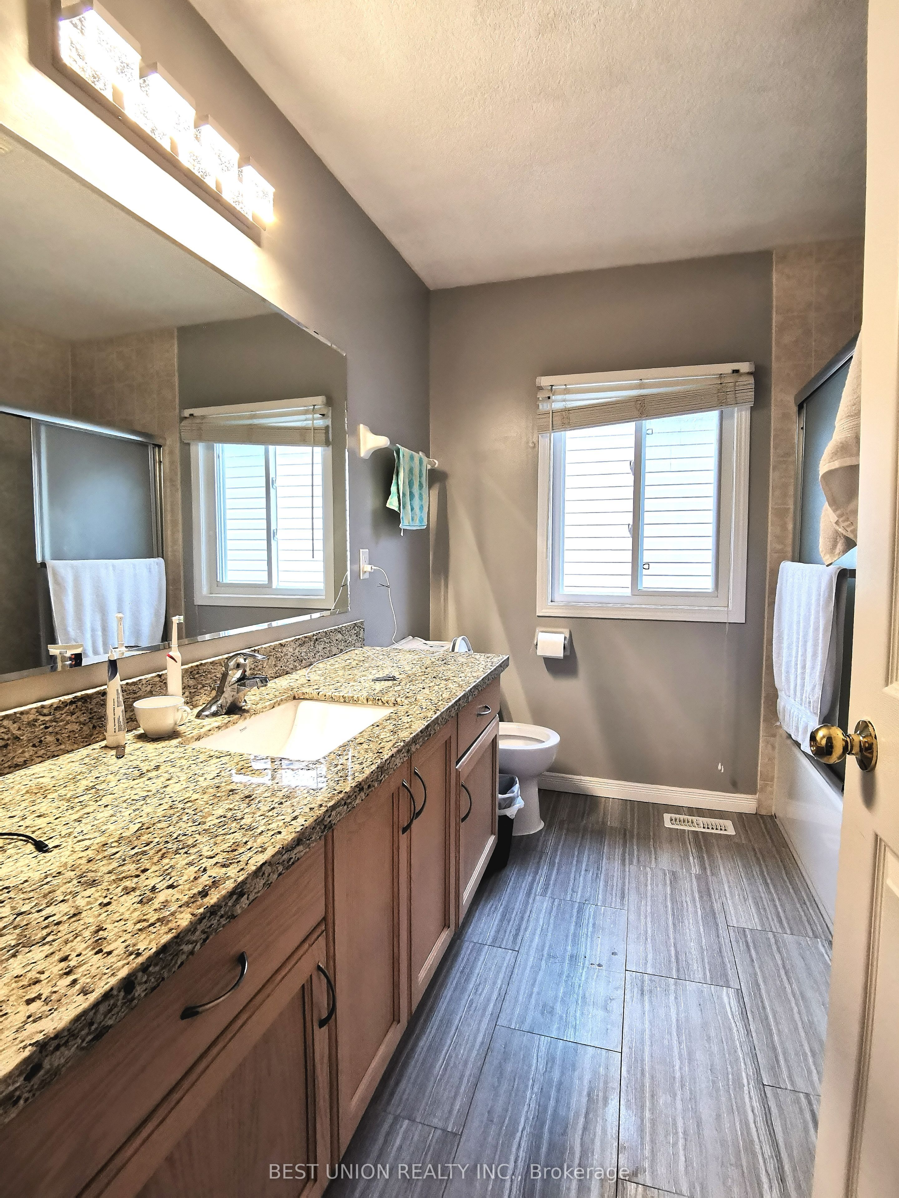 229 Featherstone Crescent, Kitchener 2