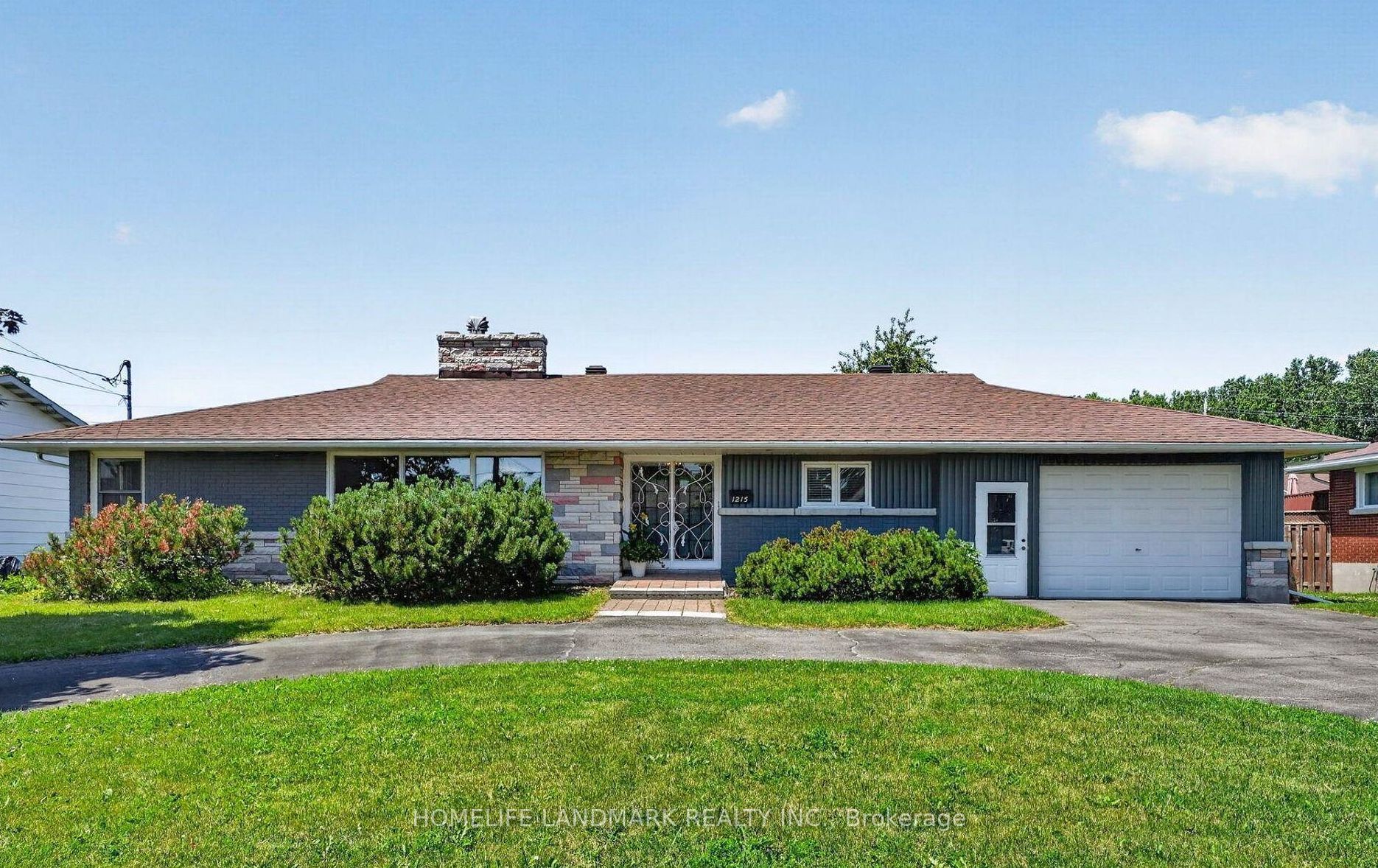1215 Princess Street, Cornwall 1